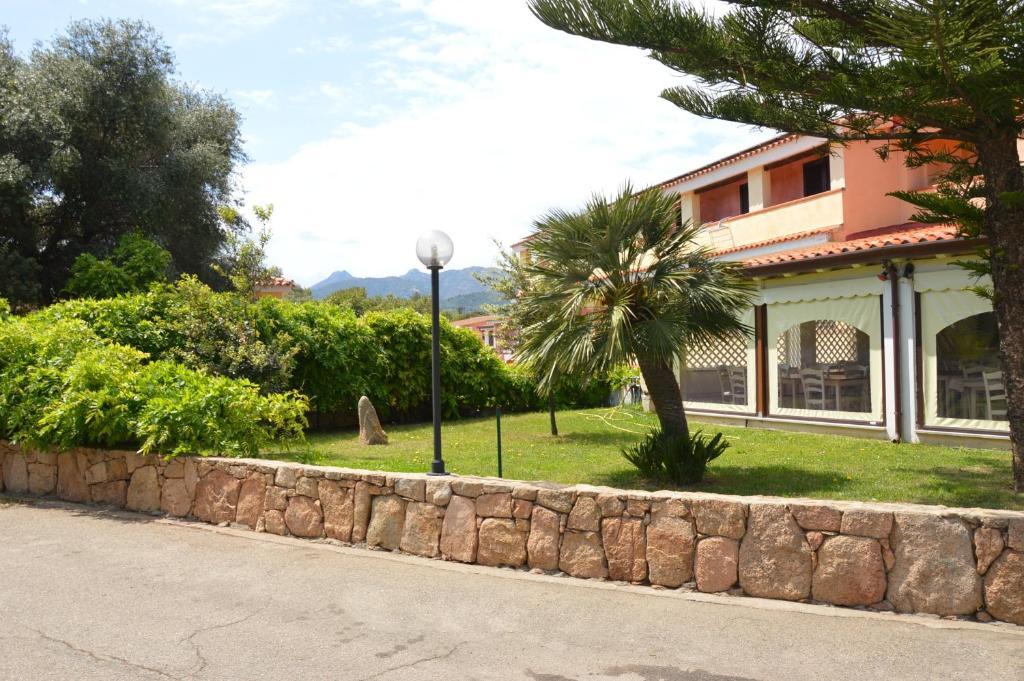 Hotel La Palma San Teodoro  Exterior photo